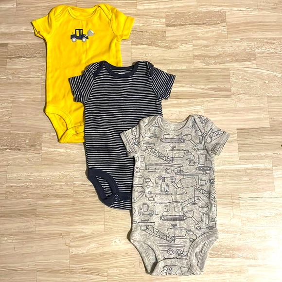 Carter's short sleeve bodysuits- pack of 3 - Picture 1 of 8